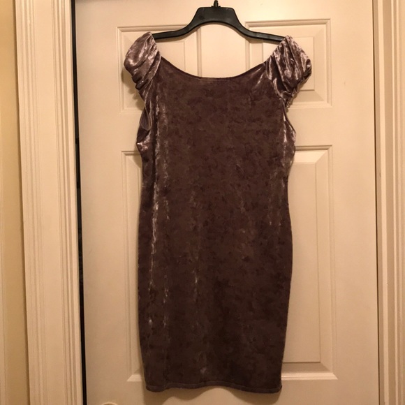 F21 Crushed Velvet Dress!! NWT!!! - Picture 6 of 7